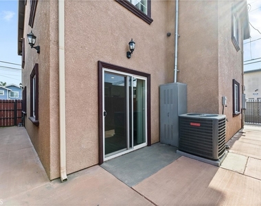 435 Cerritos Avenue - Photo Thumbnail 28