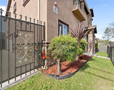 435 Cerritos Avenue - Photo Thumbnail 31