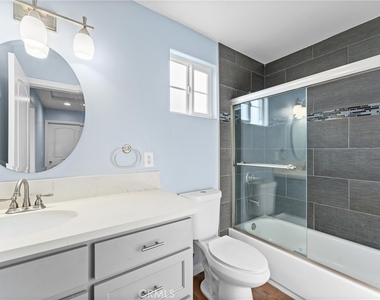 435 Cerritos Avenue - Photo Thumbnail 25