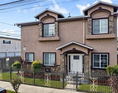 435 Cerritos Avenue - Photo Thumbnail 2