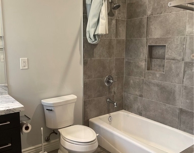 683 N 1st Avenue - Photo Thumbnail 7