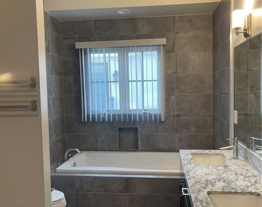 683 N 1st Avenue - Photo Thumbnail 4