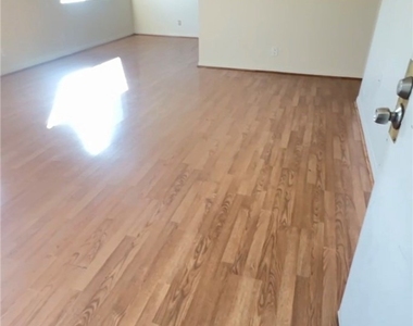 1143 Wilcox Place N - Photo Thumbnail 12