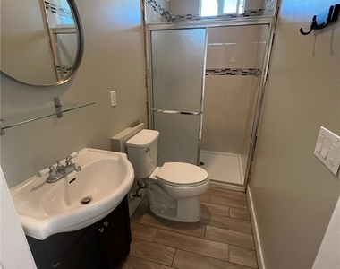 1224 W 35th Street - Photo Thumbnail 2