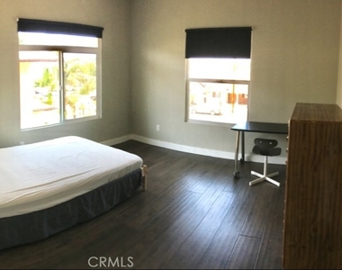 1224 W 35th Street - Photo Thumbnail 1