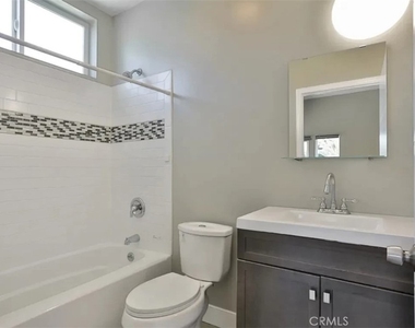 1224 W 35th Street - Photo Thumbnail 6