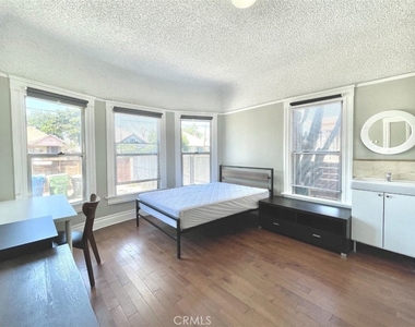 1356 W 30th Street - Photo Thumbnail 6