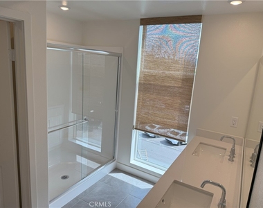 1816 E 1st Street - Photo Thumbnail 28