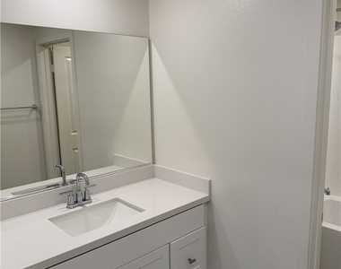 1816 E 1st Street - Photo Thumbnail 22