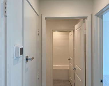1816 E 1st Street - Photo Thumbnail 21