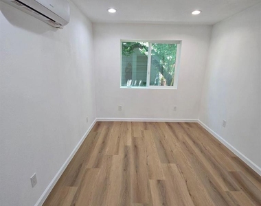 5534 Jefferson Ave - Photo Thumbnail 7