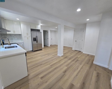 5534 Jefferson Ave - Photo Thumbnail 5