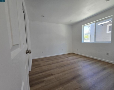 5534 Jefferson Ave - Photo Thumbnail 1