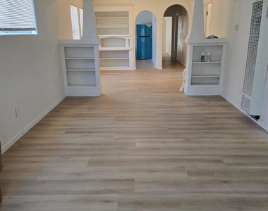 448 2nd St - Photo Thumbnail 1