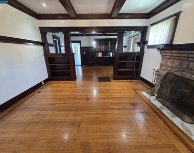 36 15th St - Photo Thumbnail 2
