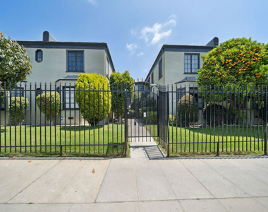 1402 N Mansfield Avenue - Photo Thumbnail 15