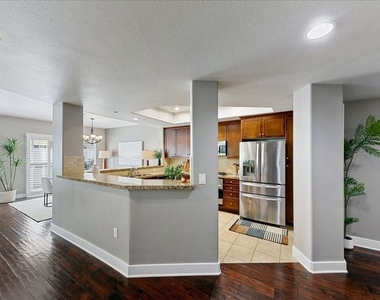 11115 Acama Street - Photo Thumbnail 6