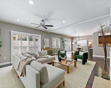 11115 Acama Street - Photo Thumbnail 20