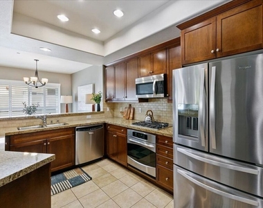 11115 Acama Street - Photo Thumbnail 7
