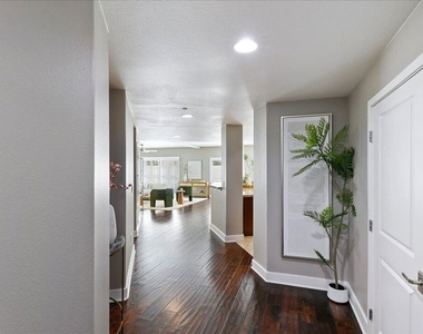 11115 Acama Street - Photo Thumbnail 3