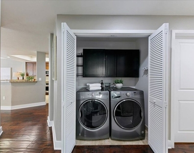11115 Acama Street - Photo Thumbnail 24