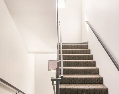 2361 Fox Hills Drive - Photo Thumbnail 26