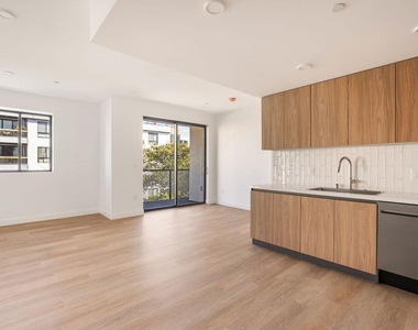2361 Fox Hills Drive - Photo Thumbnail 8