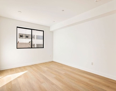 2361 Fox Hills Drive - Photo Thumbnail 16