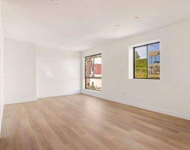 2361 Fox Hills Drive - Photo Thumbnail 6