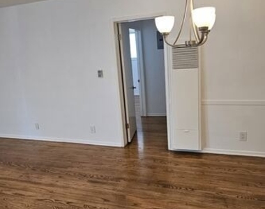 1227 S Holt Avenue - Photo Thumbnail 8