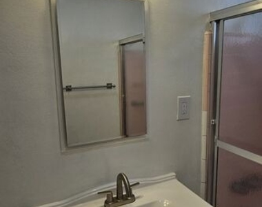 1227 S Holt Avenue - Photo Thumbnail 13