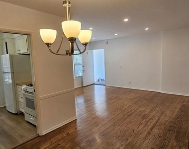 1227 S Holt Avenue - Photo Thumbnail 4