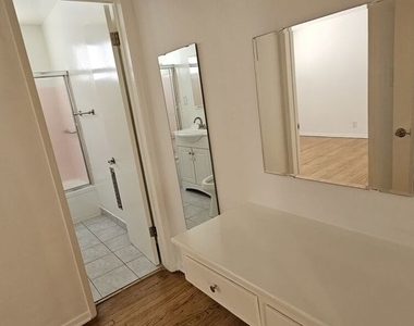 1227 S Holt Avenue - Photo Thumbnail 14