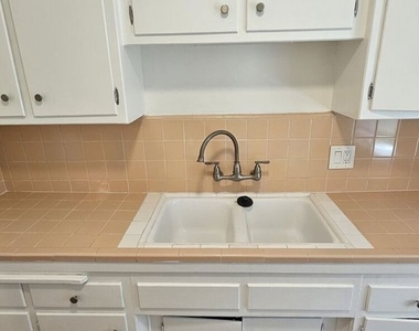 1227 S Holt Avenue - Photo Thumbnail 6