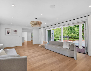 462 Warner Avenue - Photo Thumbnail 16