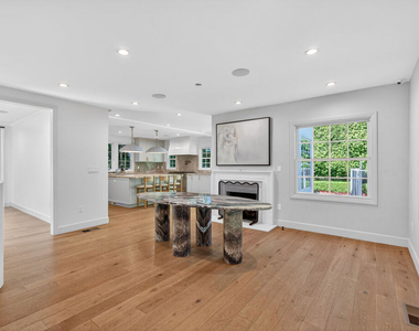 462 Warner Avenue - Photo Thumbnail 12