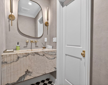 462 Warner Avenue - Photo Thumbnail 50