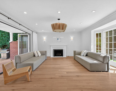 462 Warner Avenue - Photo Thumbnail 14