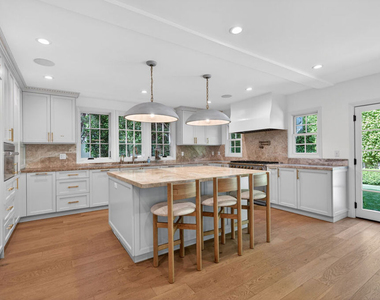 462 Warner Avenue - Photo Thumbnail 20