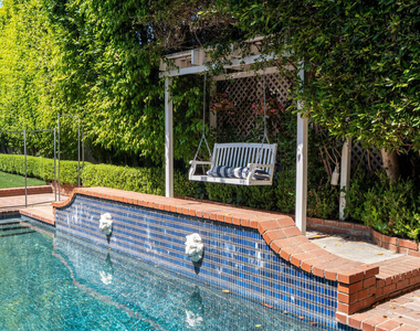 462 Warner Avenue - Photo Thumbnail 63