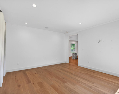 462 Warner Avenue - Photo Thumbnail 29
