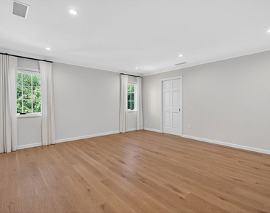 462 Warner Avenue - Photo Thumbnail 39
