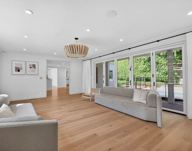 462 Warner Avenue - Photo Thumbnail 17