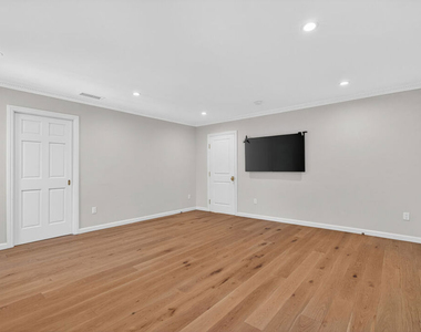 462 Warner Avenue - Photo Thumbnail 40