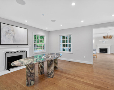 462 Warner Avenue - Photo Thumbnail 13