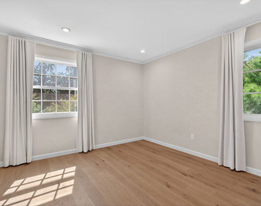 462 Warner Avenue - Photo Thumbnail 30