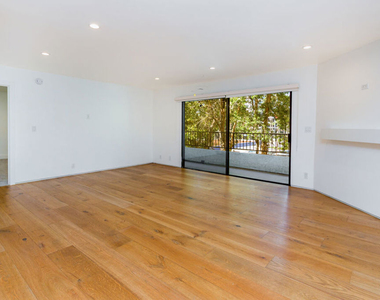 1633 S Bentley Avenue - Photo Thumbnail 3