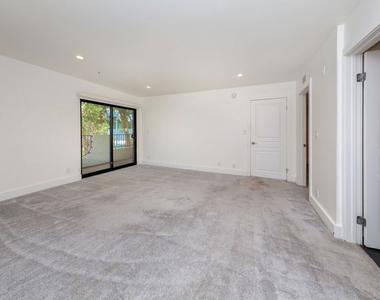 1633 S Bentley Avenue - Photo Thumbnail 5