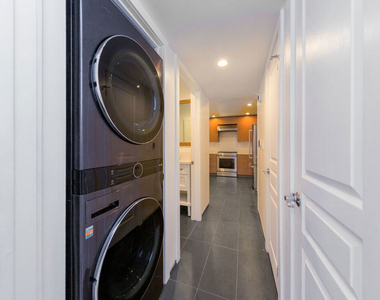 1633 S Bentley Avenue - Photo Thumbnail 9