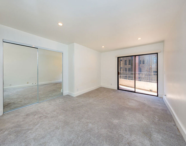 1633 S Bentley Avenue - Photo Thumbnail 11